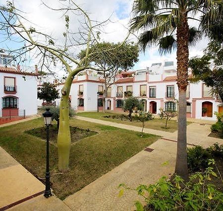 Hospederia V Centenario Estepona Exterior photo